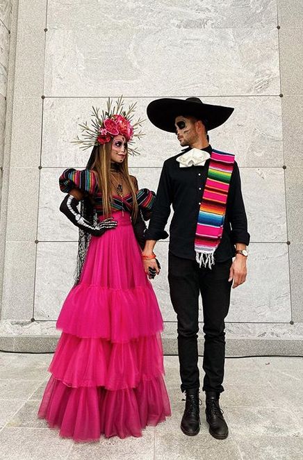 Dia De Muertos Outfit Ideas, Mexican Theme Party Outfit, Catrina Dress, Mexican Halloween Costume, Catrina Costume, Outfit Mexicano, Mexican Halloween, Bridal Skirts, Tulle Maxi Skirt