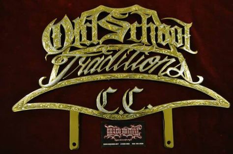 Old School traditions C.C.... Car Clubs Plaques, School Traditions, Car Club, Curly Hair, Old School, Hair