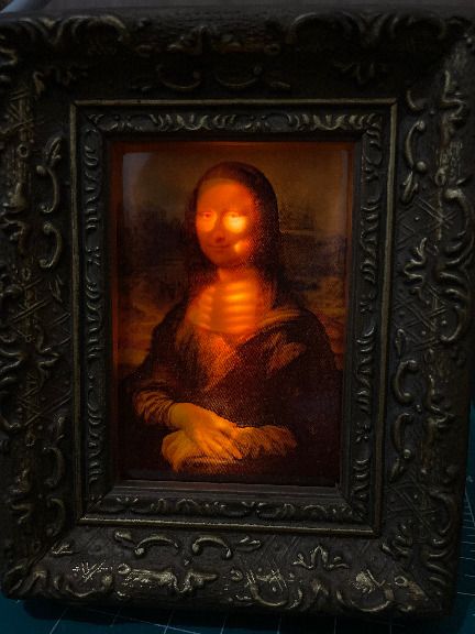 DIY spooky Halloween decor Lisa Portrait, Diy Portrait, Mona Lisa Portrait, Spooky Halloween Decor, Spooky Halloween Decorations, Halloween Haunt, Spooky Halloween, Halloween Decor, Halloween Decorations