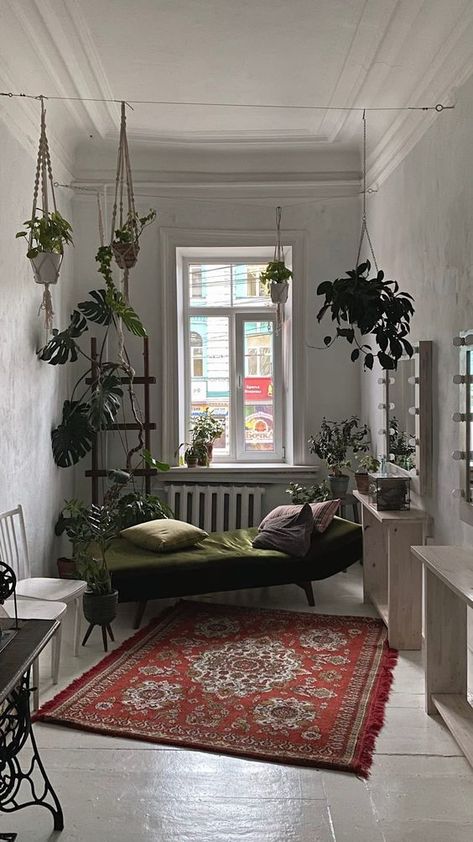 Lots Of Plants, Cozy Room Decor, Aesthetic Rooms, Apartment Inspiration, Cozy Room, A Living Room, Summer Evening, Dream House Decor, Apartment Interior