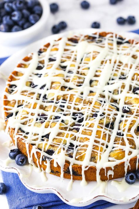 Streusel Bundt Cake, Blueberry Streusel Coffee Cake, Easy Blueberry Desserts, Blueberry Coffee Cake Recipe, Life Love And Sugar, Homemade Coffee Cake, Blueberry Streusel, Cake Blueberry, Coffee Cake Recipes Easy