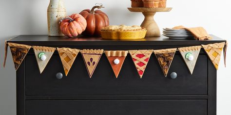 Make a Felt Thanksgiving Pie Slice Garland | Better Homes & Gardens Thanksgiving Pie Garland Diy, Felt Pie, Pie Garland, Thanksgiving Garland, Easy Thanksgiving Crafts, Pie Slice, Adornos Halloween, Thanksgiving Crafts For Kids, Thanksgiving Centerpieces