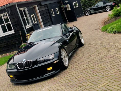 Bmw z3 stanced Bmw Z3 Tuning, Bmw Convertible, How To Garden, Red Sports Car, Custom Bmw, Bmw Wheels, Bmw Classic Cars, Bmw F10, Custom Cafe Racer