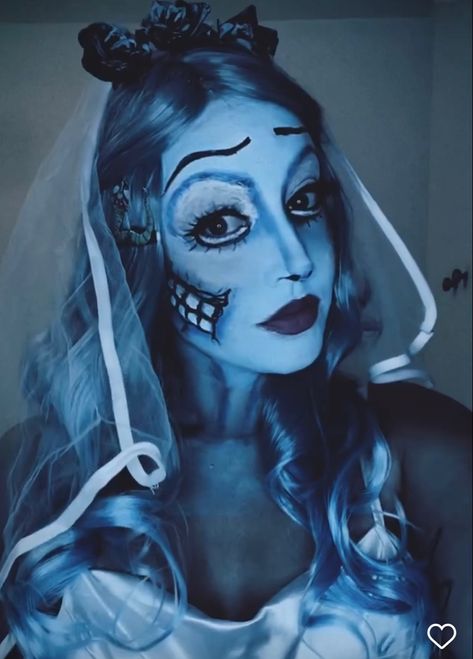 Corpse bride tim burton halloween makeuo Corpse Bride Face Paint, Victor Corpse Bride Makeup, Corpse Bride Eyeshadow, Dti Corpse Bride Face, Halloween Makeuo, Corpse Bride Portrait Tattoo, Corpse Bride Makeup, Disney Makeup, Corpse Bride