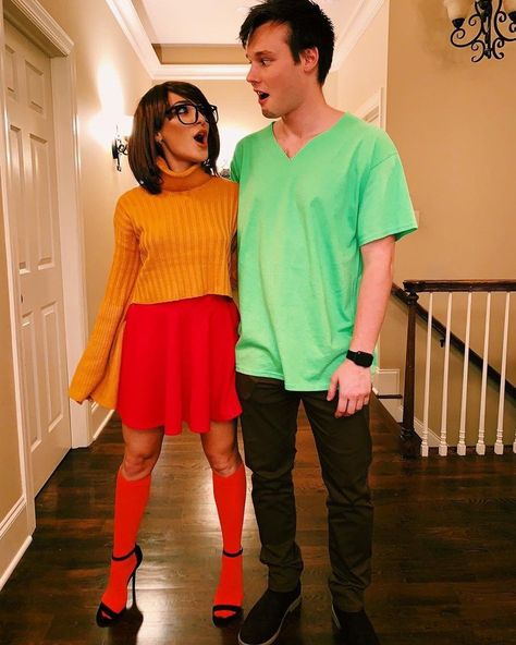 Scooby Doo Disfraz, College Halloween Parties, Halloween Parejas, Couples Halloween Costume Ideas, Best Couples Costumes, Couples Halloween Costume, Couples Halloween Outfits, Cute Couple Halloween Costumes, Modern Halloween