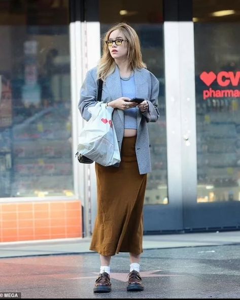 Lila Moss, Pregnancy Bump, Camila Morrone, Suki Waterhouse, With Boyfriend, Eva Green, Pregnancy Outfits, Kate Winslet, Celebrity Street Style