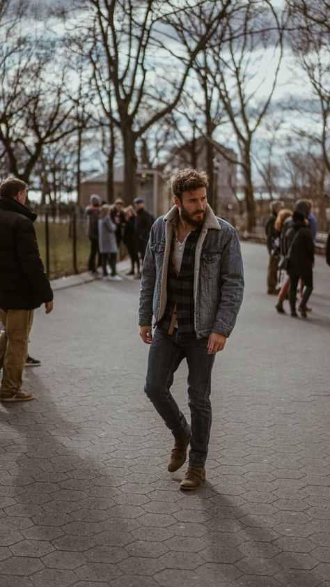 Carhartt Outfit Men Street Styles, Rugged Fashion Men, Workwear Street Style, Rugged Gentleman Style, Carhartt Outfit Men, Rugged Men Style, Rustic Mens Fashion, Man Styling, Account Photo