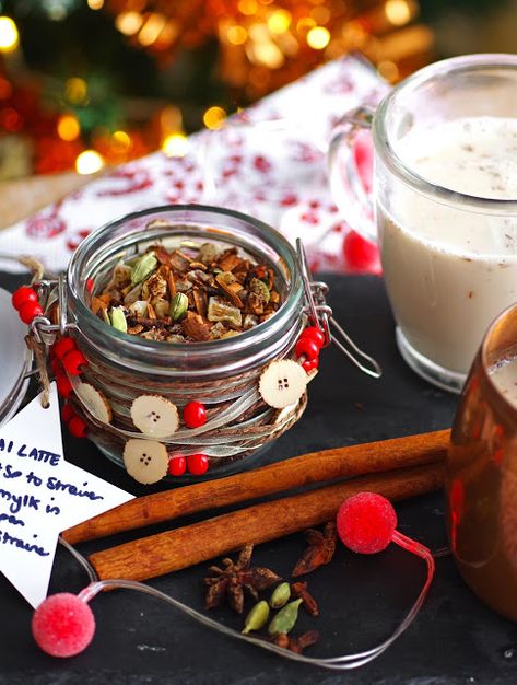 Spice Mix Gift, Homemade Chai Tea, Chai Spice Mix, Salt Recipes, Vegan Cinnamon Rolls, Vegan Christmas Recipes, Chocolate Waffles, Chai Recipe, Homemade Tea