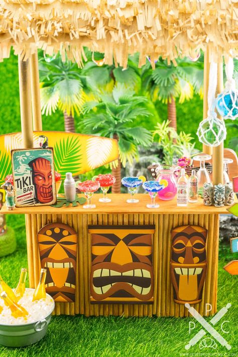 Tiki Room Birthday Party, Bar For Party, Diy Tiki Bar, Outdoor Tiki Bar, Tiki Signs, Aloha Party, Hawaiian Party Decorations, Tiki Bar Decor, Tiki Decor