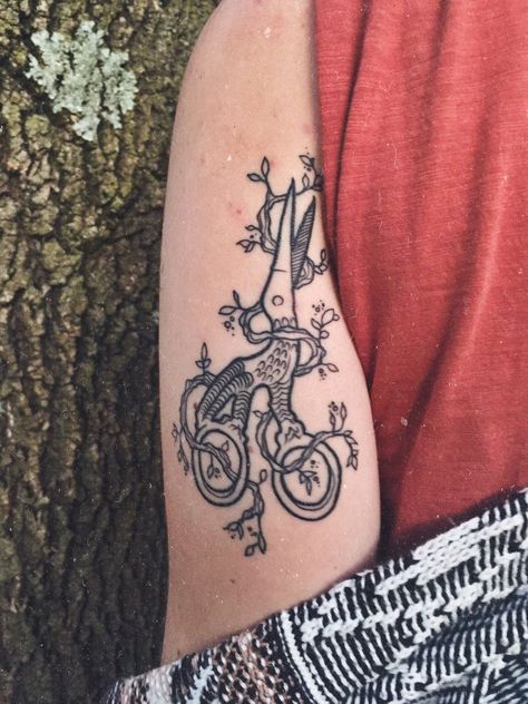 healed pic of my halloween/over the garden wall tattoo! done by @langdaleart​  submitted by http://folkgf.tumblr.com Over The Garden Wall Tattoo Ideas, Otgw Tattoo, Over The Garden Wall Tattoo, Bird Scissors, Gardening Tattoo, Tattoo Over Scar, 4 Tattoo, Wall Tattoo, Over The Garden Wall