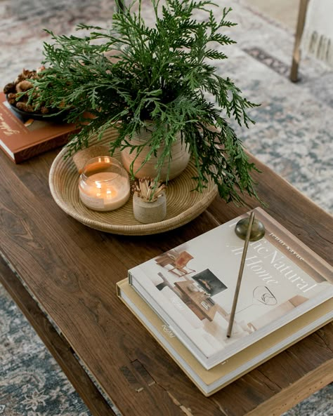 Call Coffee Table Decor, Clear Coffee Table Styling, Under Coffee Table Decor Ideas, Coffee Table Decor Dark Wood, Table Runner On Coffee Table, Outside Coffee Table Decor, Home Decor Ideas Coffee Tables, Rectangular Coffee Table Styling Ideas, Center Coffee Table Decor