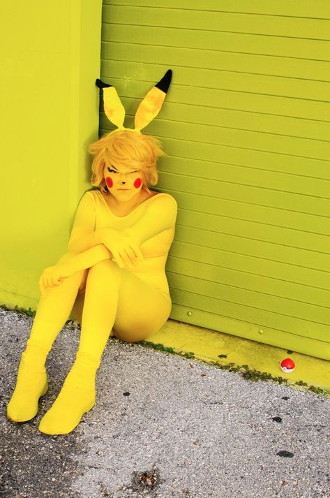 Pikachu Costume Women, Pikachu Costume Diy, Pokemon Halloween Costumes, Unisex Costumes, Carnaval Outfits, Diy Pikachu, Pokémon Crafts, Pokemon Halloween Costume, Diy Unicorn Costume