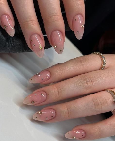 Stylish Nails Red, Japanese Nails Designs, Simple And Cute Nails, Nails With White Tips, White Fall Nails, Short Fall Nail Designs, Short Fall Nail, Nails With White, Wine Nails