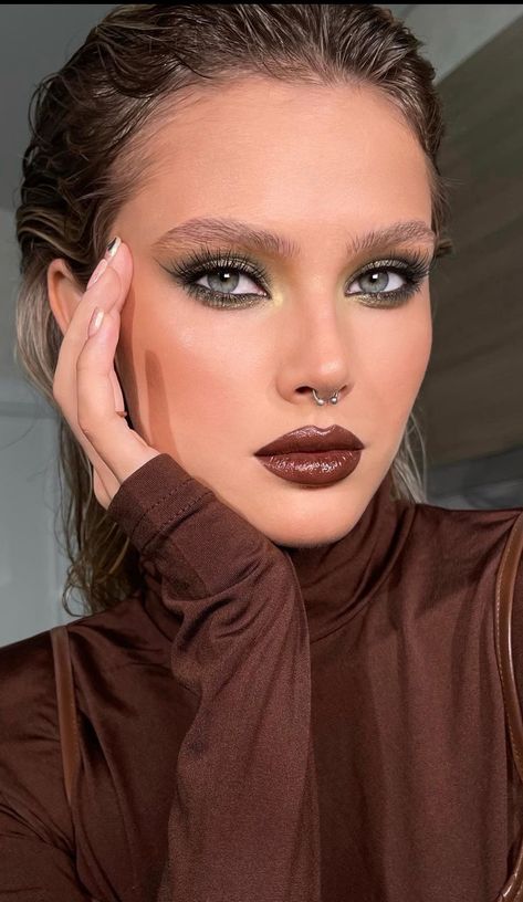 Women makeup look Makeup Looks Winter, Makeup 2023, 2023 Makeup, Dewy Makeup Look, Makeup Christmas, Holiday Makeup Looks, Celebrity Makeup Looks, Casual Makeup, Summer Makeup Looks