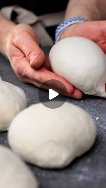 Tictoc Recipes, Simple Pizza Dough Recipe, Simple Pizza Dough, Neapolitan Pizza Dough Recipe, Neapolitan Pizza Dough, Simple Pizza, Best Pizza Dough Recipe, Pizza Lunch, Pizza Dough Recipe Easy