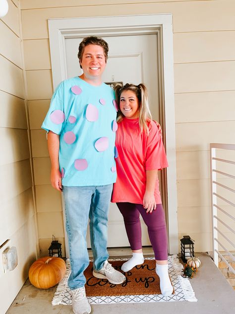 Costumes For Pregnant Couples, Disney Costumes For Men, Sully Halloween Costume, Sully And Boo Costume, Halloween Costumes For Pregnant, Easy Disney Costumes, Disney Couple Costumes, Sully And Boo, Office Halloween Costumes