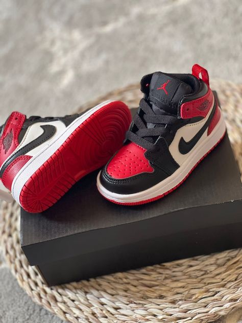 Baby Shoes Jordans, Baby Jordan Shoes, Toddler Uggs, Nike Shoes Boys, Baby Boy Sneakers, Baby Boy Nike, Nike Shoes For Boys, Luxury Baby Clothes, Baby Jordans