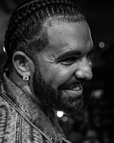 Drake Face Tattoo, Above Eyebrow Tattoo, Drake Tattoos, Face Tats, Drake Photos, Aubrey Graham, Drake Drizzy, Champagne Papi, Drake Graham