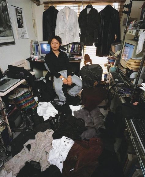 Kyoichi Tsuzuki: ‘Happy Victims’ (1999-2004) Tsuzuki captured portraits of individuals in their bedrooms, surrounded by piles and piles of clothes and accessories. Each of the above fashion victims shot by Kyoichi Tsuzuki has their own individual obsession. From Anna Sui to Vivienne Westwood, the cramped spaces filled with big brands are a testimony to the paradox of consumer culture. Consumer Culture, Silly Girls, Fashion Victim, Anna Sui, Clothes And Accessories, Vivienne Westwood, Mini Albums, Cool Photos, That Look