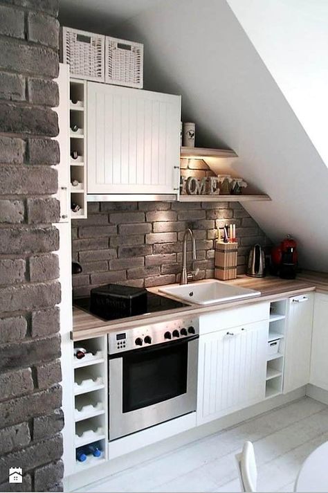 Attic Kitchen, Cinema Idea, تحت الدرج, Attic Office, Small Attic, Attic Design, Attic Bathroom, Attic Apartment, Attic Renovation