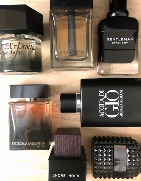 Notre sélection de fragrances profondes et masculines aux packagings noirs... Fragrances présentes : La Nuit de L'Homme d'Yves Saint Laurent - Dior Homme Intense de Dior - Gentleman Eau de Parfum de Givenchy - The One Eau de Parfum de Dolce & Gabbana - Acqua di Gio Profumo de Giorgio Armani - Encre Noire de Lalique - Valentino Uomo Intense de Valentino. Dolce And Gabbana The One, Dior Homme Intense, Fragrances Perfume Men, Cologne Collection, Jasmine White, Best Perfume For Men, Creed Aventus, Best Fragrance For Men, Cologne For Men