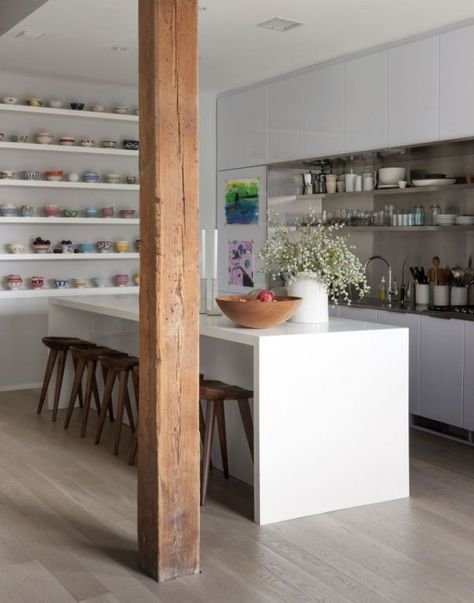 Wood accents add some warmth to the white space Kitchen Loft, Loft Kitchen, Loft Design, Kitchen Trends, Open Kitchen, Kitchen Shelves, Dream Kitchen, White Kitchen, Kitchen Renovation