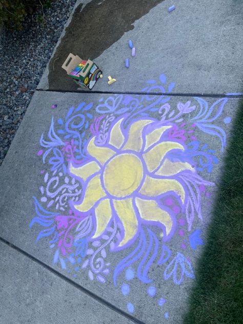 Chalk Art Tangled, Sidewalk Chalk Inspiration, Chalk Art Easy Summer, Sidewalk Chalk Mural, Tangled Chalk Art, Big Chalk Art, Sidewalk Chalk Art Ideas Creative, Chalk Ideas Aesthetic, Simple Chalk Drawings