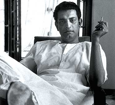 Satyajit Ray, created his films in Bengali and got the Oscars in 1992.   http://en.wikipedia.org/wiki/Satyajit_Ray Satyajit Ray, Ray Film, Charcoal Art, Real Hero, Movie Poster Art, Magazine Articles, Photo Story, Video News, Bollywood Movies