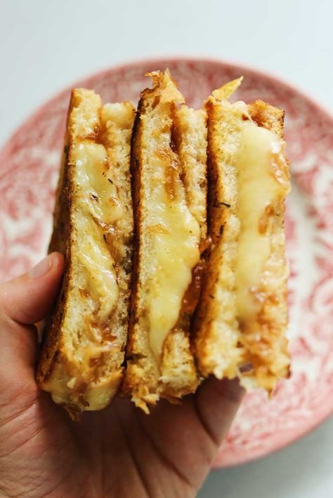 Gruyere Grilled Cheese with Onion Jam - Grilled Cheese Social Gruyere Grilled Cheese, Onion Grilled Cheese, Easy Grilled Cheese, Cheese Game, Grilled Cheese Recipe, Classic Grilled Cheese, Onion Jam, Best Grilled Cheese, Patty Melt