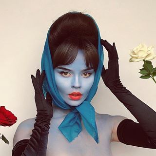 Makeup inspired by the beautiful artwork of Hajime Sorayama Vintage Alien, Makeup Inspired, Alien Costume, Halloween Makeup Inspiration, Tim Walker, Halloween Inspo, Instagram Makeup, Club Kids, Theme Halloween