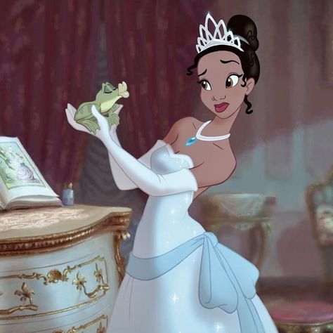 Tiana And Naveen, Tiana Disney, Princesa Tiana, Disney Princess Tiana, Disney High, Disney Icons, Images Disney, Princess Wallpaper, Disney Collage