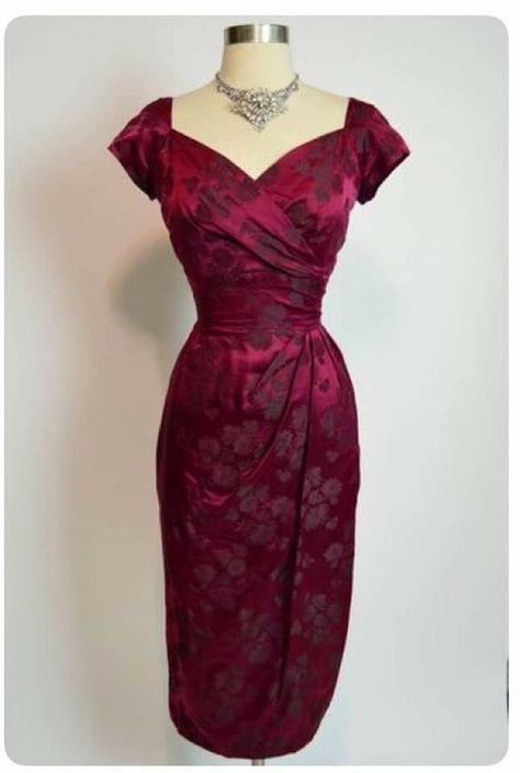 50s Wiggle Dress, 1950s Wiggle Dress, Fashion Combinations, Silk Brocade Fabric, Magenta Dress, Brocade Dress, Fashion 1950s, Illustration Vintage, Silk Brocade