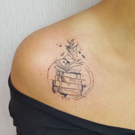 Writer Tattoo, Book Inspired Tattoos, Book Lover Tattoo, Bookish Tattoos, Literary Tattoos, Bone Tattoos, Muster Tattoos, Book Tattoo, Time Tattoos