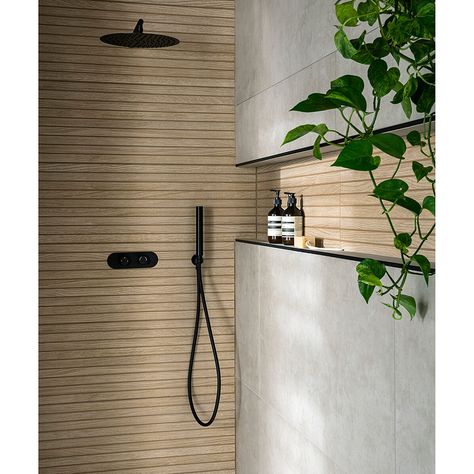 Bathroom Ideas Wood Panelling, Natural Shower Room Ideas, Wooden Bathroom Tiles, Bathroom With Feature Tiles, Wall Tile Ideas For Bathroom, Bathroom Tiles Idea, Wrapped Bathroom, Wooden Look Tiles In Bathroom, Wood Tile Wall Bathroom