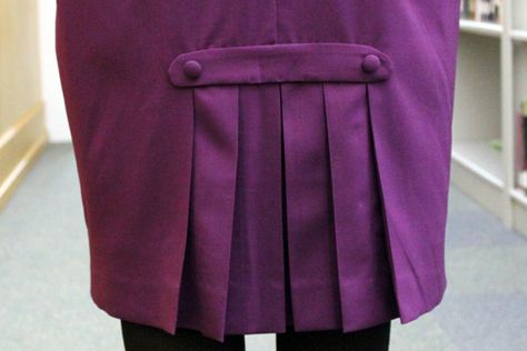 Back Detail Fun Skirts, Pleat Pattern, Refashioning Clothes, Kick Pleat Skirt, Peter Cetera, Throwing Darts, Pleated Skirt Pattern, Skirt Patterns, Skirt Ideas