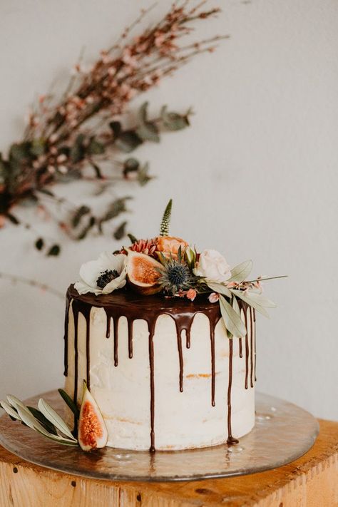 Swedish Wedding, Wedding Cake Images, Cake Image, Lace Wedding Cake, Floral Wedding Cakes, Buttercream Wedding Cake, Romantic Wedding Cake, Naked Cakes, Chocolate Wedding Cake