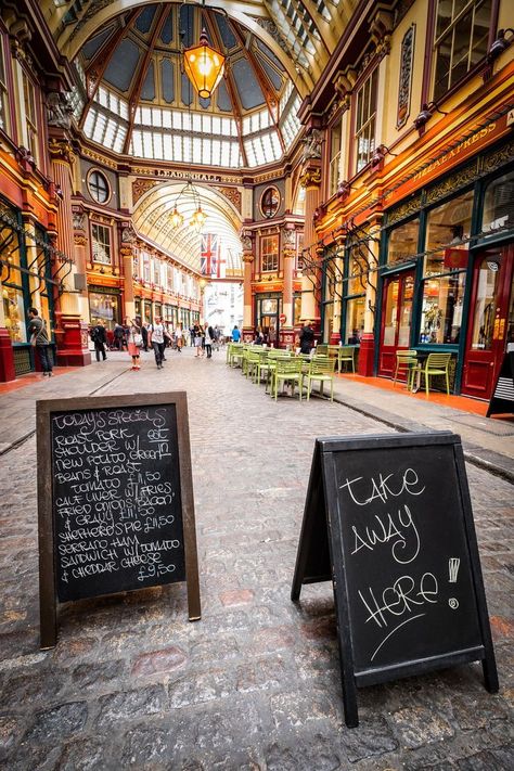 Leadenhall Market, London. A Victorian market that is wonderful for shopping. It was also used in the making of Harry Potter films. Victorian Market, Leadenhall Market London, Photography City, London Baby, Harry Potter Films, London Places, Voyage Europe, England And Scotland, London Town