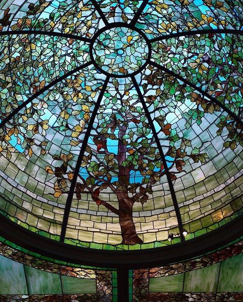 What a glorious photo posted by @driehausmuseum 😍. I was there last summer and it was spectacular! #repost. ・・・ One of the most popular features of the museum is the stained glass dome in the Maher Gallery. The Nickerson Mansion’s second owners, the Fishers, commissioned famed Prairie School architect George Washington Maher to redesign the Gallery which included the addition of the dome. Contrary to popular believe, the piece is not actually attributed to Tiffany but the firm of Giannini & Hil Stained Glass Dome, Museum Chicago, زجاج ملون, Mosaic Stained, Chicago Usa, Beautiful Windows, Art Stained, Stained Glass Designs, Glass Ceiling