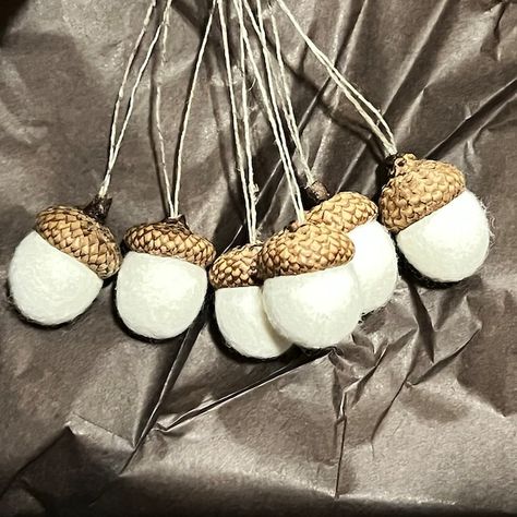 White Christmas Ornaments Felted Acorn Decorations Set of - Etsy Australia Magic Forest Party, Forest Party Favors, Gothic Christmas Ornaments, Woodland Wedding Decorations, Felt Products, Acorn Decorations, Felted Acorns, Acorn Ornaments, Gothic Christmas