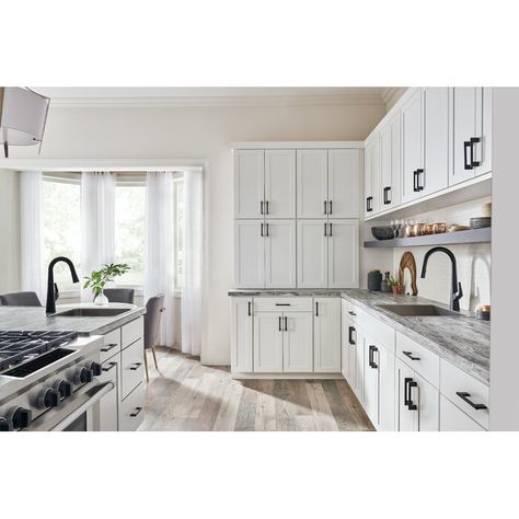 Leading Lines, Hardware Resources, Aging In Place, Shaker Cabinets, Black Cabinets, Bath Hardware, Cabinet And Drawer Pulls, Kitchen Handles, Black Handle