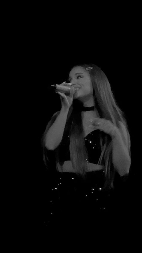 Ariana Grande Swt, Sweetener World Tour, Ariana Video, Ariana Grande Songs, Miss Girl, Dangerous Woman Tour, Ariana Grande Sweetener, Ariana Grande Wallpaper, Ariana Grande Photos