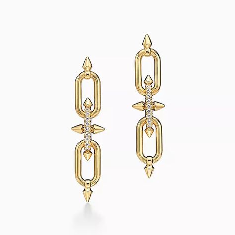 Diamond Chandelier, Tiffany Earrings, Jewelry Drawing, Jewelry Words, Gold Jewelry Earrings, Luxury Diamonds, Classy Jewelry, Expensive Jewelry, Antique Necklace