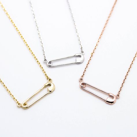 - Yellow Gold / Silver / Rose Gold - Pendant measures about 5/8" wide - Length about 17" Safety Dance, Safety Pin Necklace, Safety Pin Crafts, Safety Pin Jewelry, Pin Necklace, Grunge Jewelry, Diy Bijoux, Jewelry Tips, Safety Pin Earrings