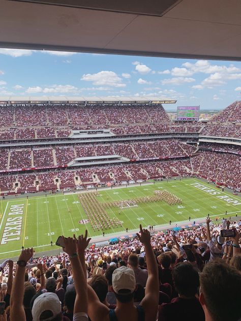 Tamu Aesthetic, Aggie Football, Gig Em Aggies, College Motivation, College Vision Board, Texas Aggies, Mississippi State Bulldogs, College Station, Mississippi State