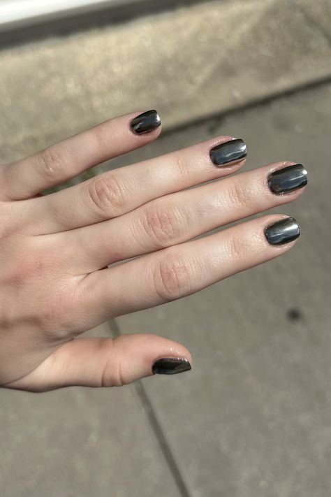 metallic summer nail inspo 🤍⛓️ silver chrome polish #shortnails #nailinspo Metal Nails Chrome, Black Chrome Nails Short, Black Nails Chrome Tips, Black Nails With Silver Chrome, Dark Chrome Nails Short, Short Black Chrome Nails, Metallic Nails Black, Silver Gray Nails, Black And Metallic Nails