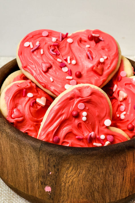 Valentine’s Day Lofthouse Cookies Loft Sugar Cookie Recipe, Loft House Cookies Recipe, Loft House Cookie Recipe, Homemade Lofthouse Cookies, Soft Frosted Sugar Cookies, Lofthouse Sugar Cookies, Lofthouse Cookies, House Cookies, Fried Dessert