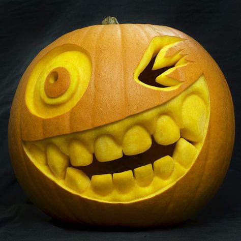 winking pumpkin by minipixel Pumpkin Carving Pictures, Funny Pumpkin Carvings, Creative Pumpkin Carving, Creepy Pumpkin, Amazing Pumpkin Carving, Scary Pumpkin Carving, Pumpkin Carving Designs, Halloween Pumpkin Designs, Pumpkin Carving Patterns