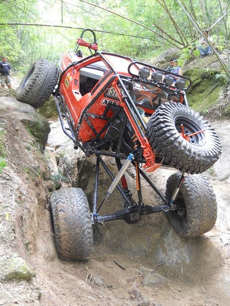 Foreign Toyota crawler Toyota Rock Crawler, Toyota Truggy, Freetime Activities, Mobil Rc, Jimny Suzuki, Off Road Buggy, Rc Rock Crawler, Toyota Car, Mud Trucks