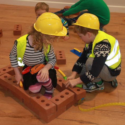 Construction Role Play Area, Kids Construction Site Play Area, Construction Role Play, Construction Play Ideas, Baby Room Ideas Early Years, Constructive Play, Play Village, Daycare Setup, Ocean Theme Crafts