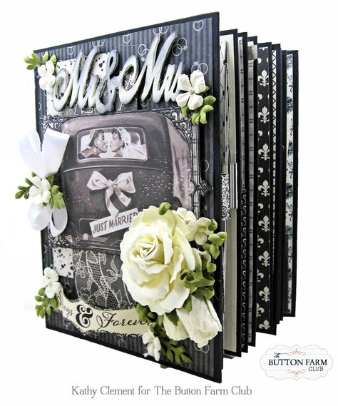 Wedding Scrapbook Album Ideas, Wedding Album Scrapbooking Ideas, Wedding Albums Designs, Scrapbook Wedding Album Ideas, Wedding Album Ideas, Wedding Scrapbook Ideas, Diy Wedding Album, Wedding Mini Album, Wedding Album Cover Design